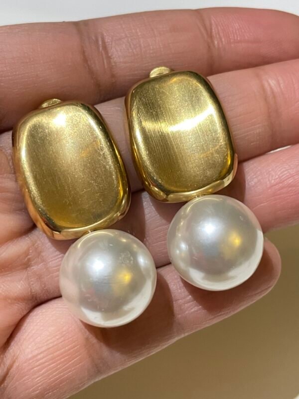 BOLD GOLD WITH PEARL EARRING